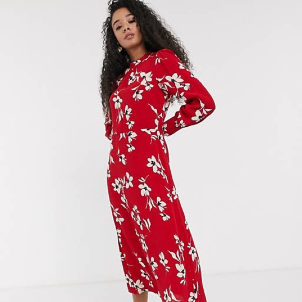 New Look long sleeved floral dress in red pattern